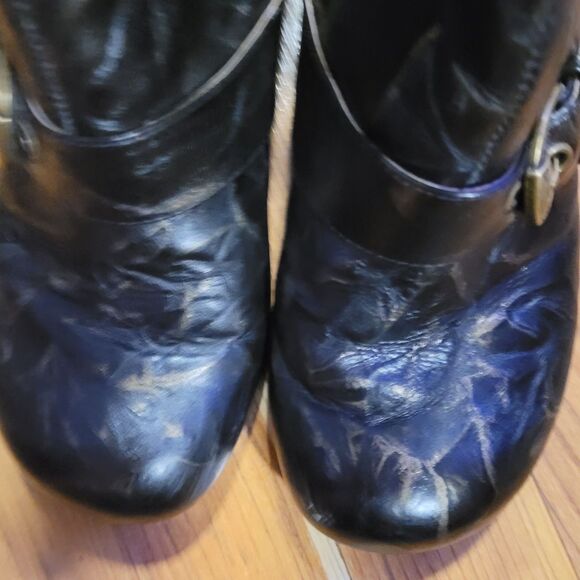 Gee WaWa Anthropologie Distressed Black & Gold Lava Ankle Boots Boho Steampunk - Picture 2 of 11